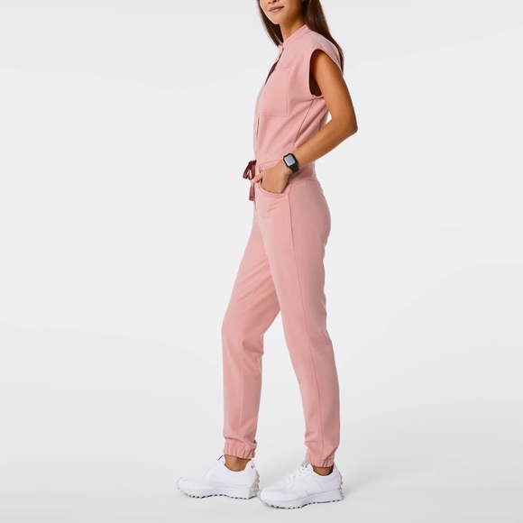 FIGS- Rafaela Cargo ScrubJumpsuit in pink sand - Picture 5 of 8